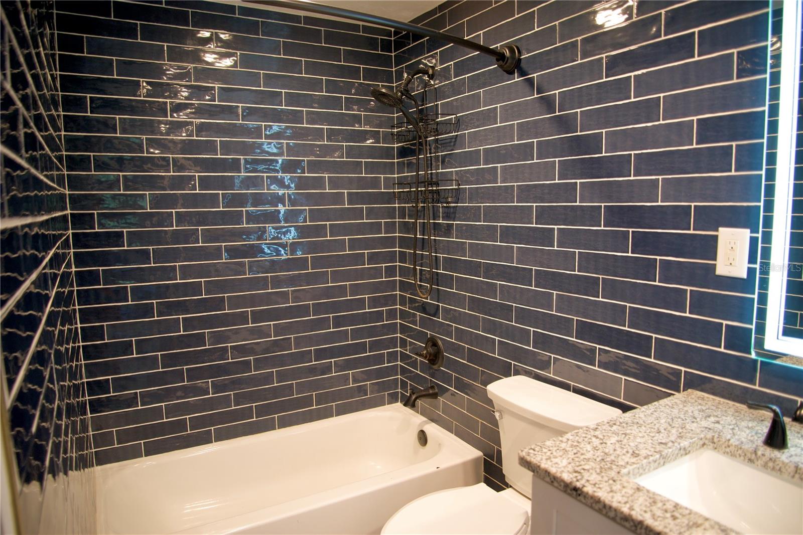 Image 6 of 16 For 220 Idlewood Avenue 204