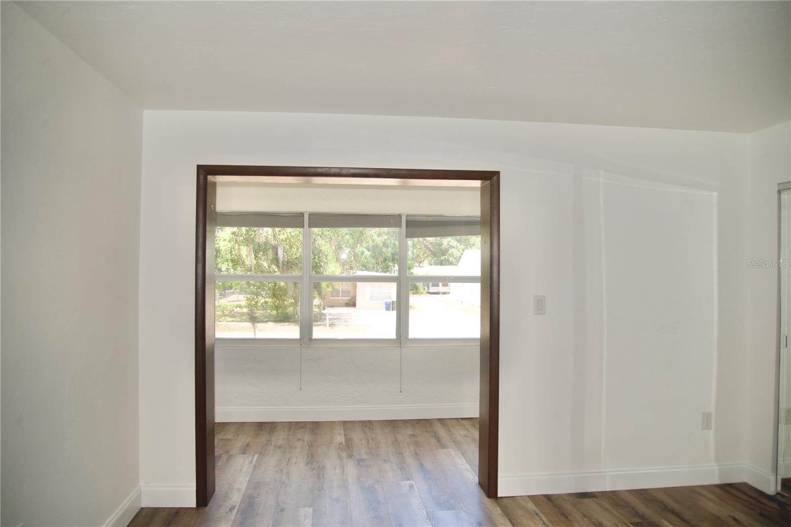 Image 7 of 16 For 220 Idlewood Avenue 204