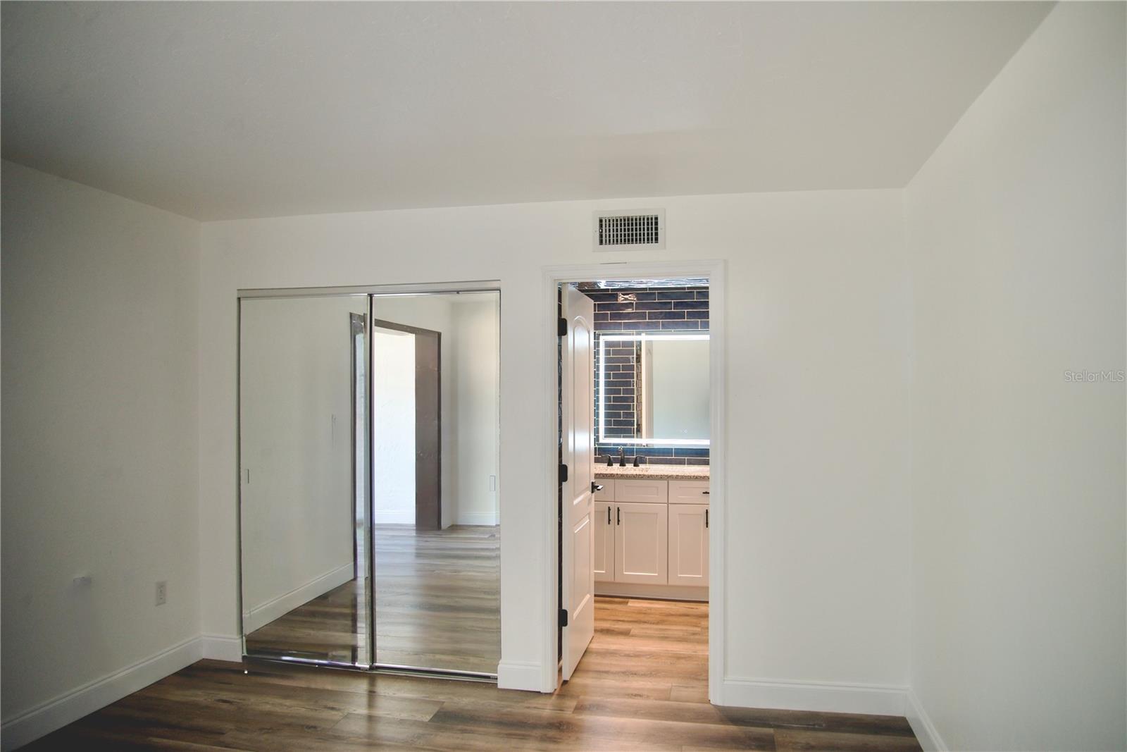 Image 9 of 16 For 220 Idlewood Avenue 204