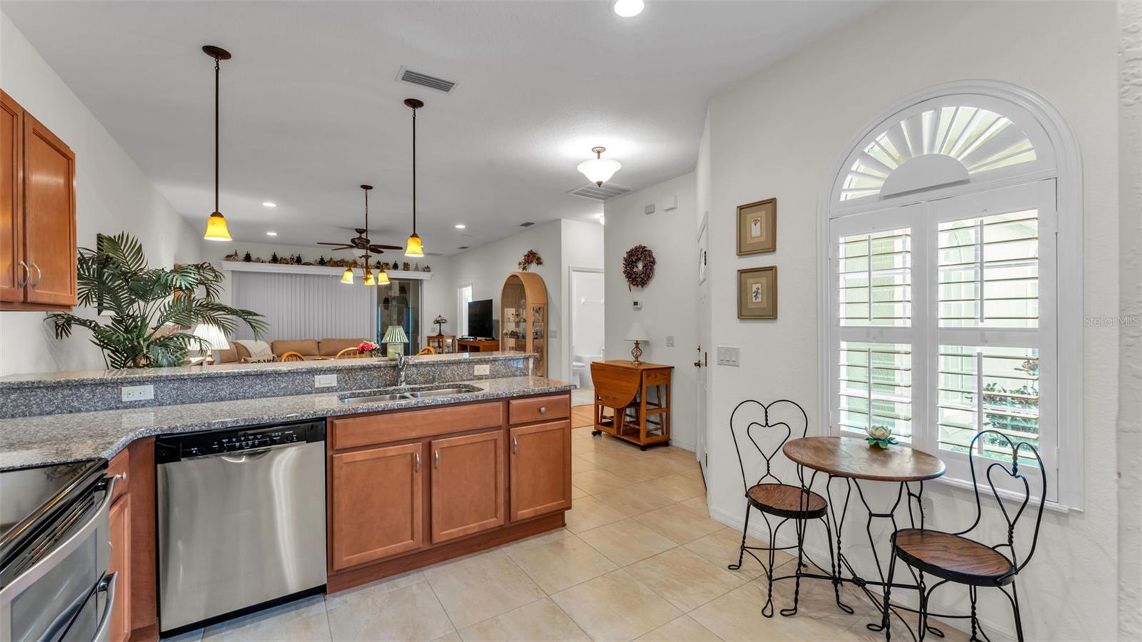 Image 11 of 34 For 1584 Vienna Square Drive