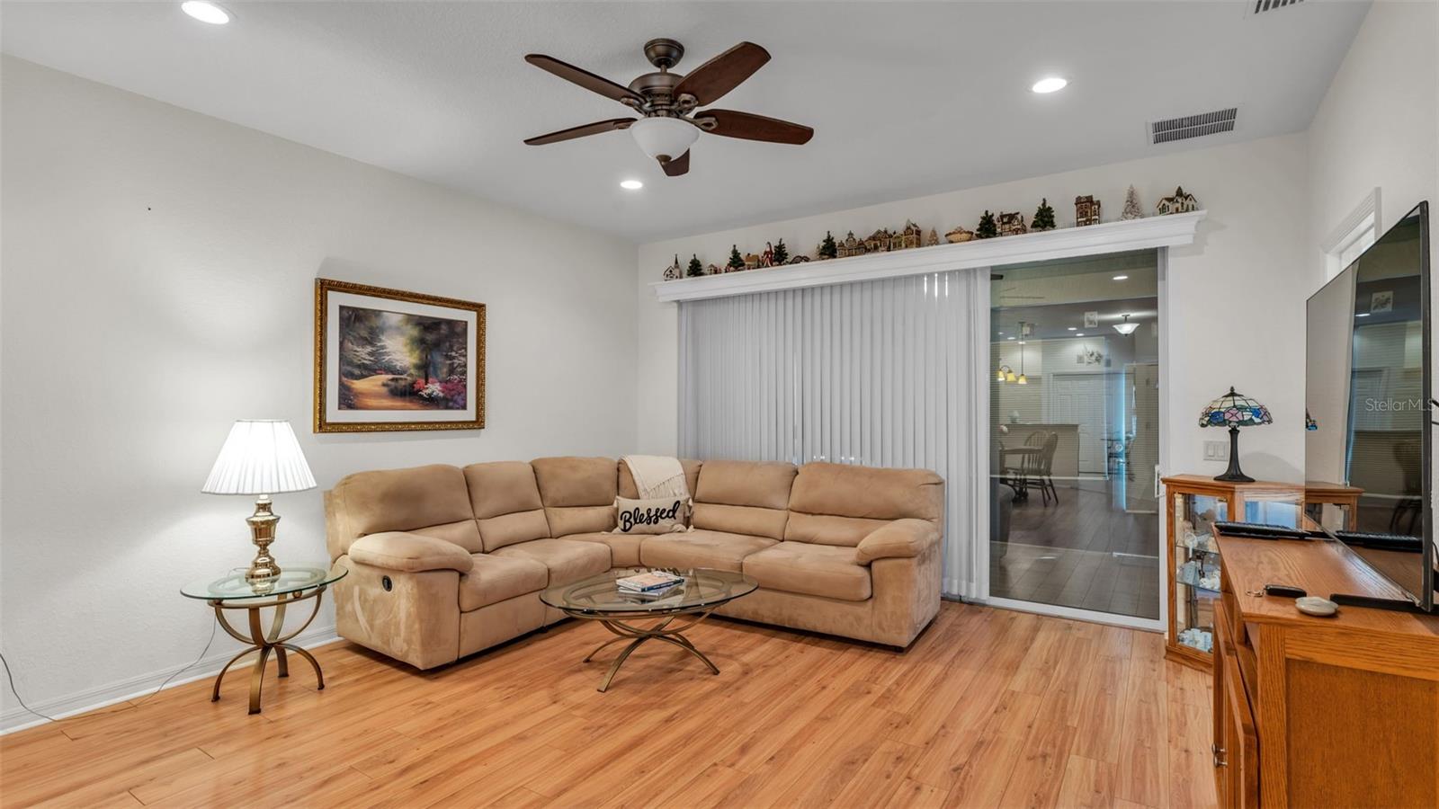 Image 14 of 34 For 1584 Vienna Square Drive