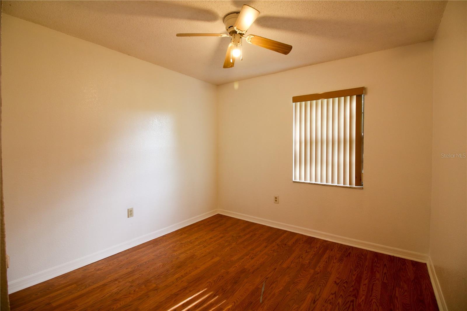 Image 11 of 16 For 5123 Bonnybrook Drive W
