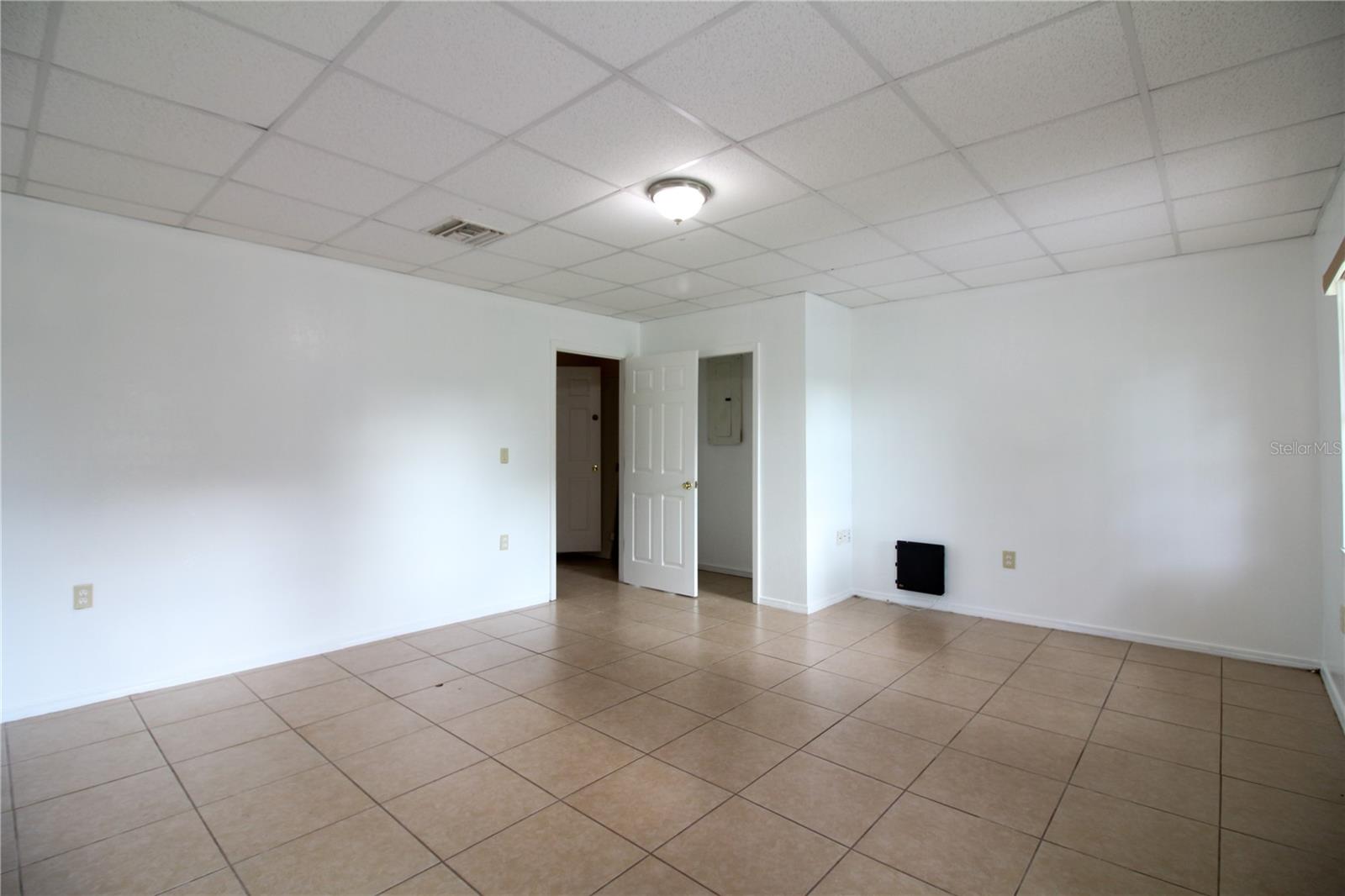 Image 14 of 16 For 5123 Bonnybrook Drive W