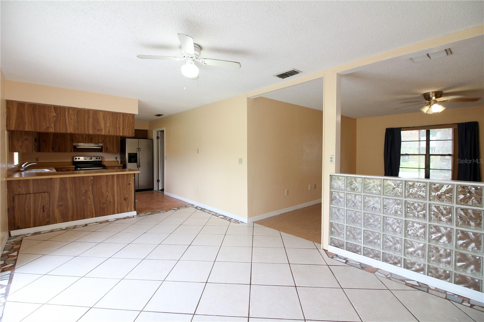 Image 4 of 16 For 5123 Bonnybrook Drive W