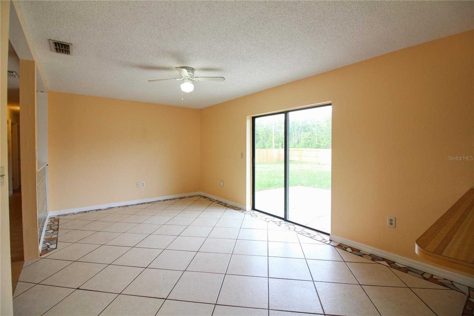 Image 5 of 16 For 5123 Bonnybrook Drive W