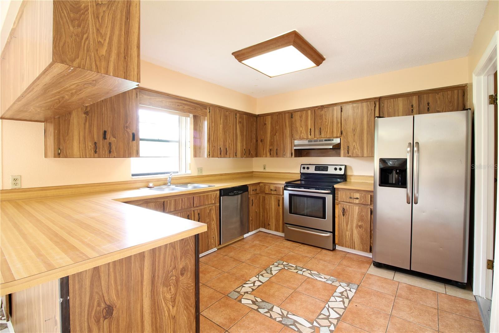 Image 6 of 16 For 5123 Bonnybrook Drive W