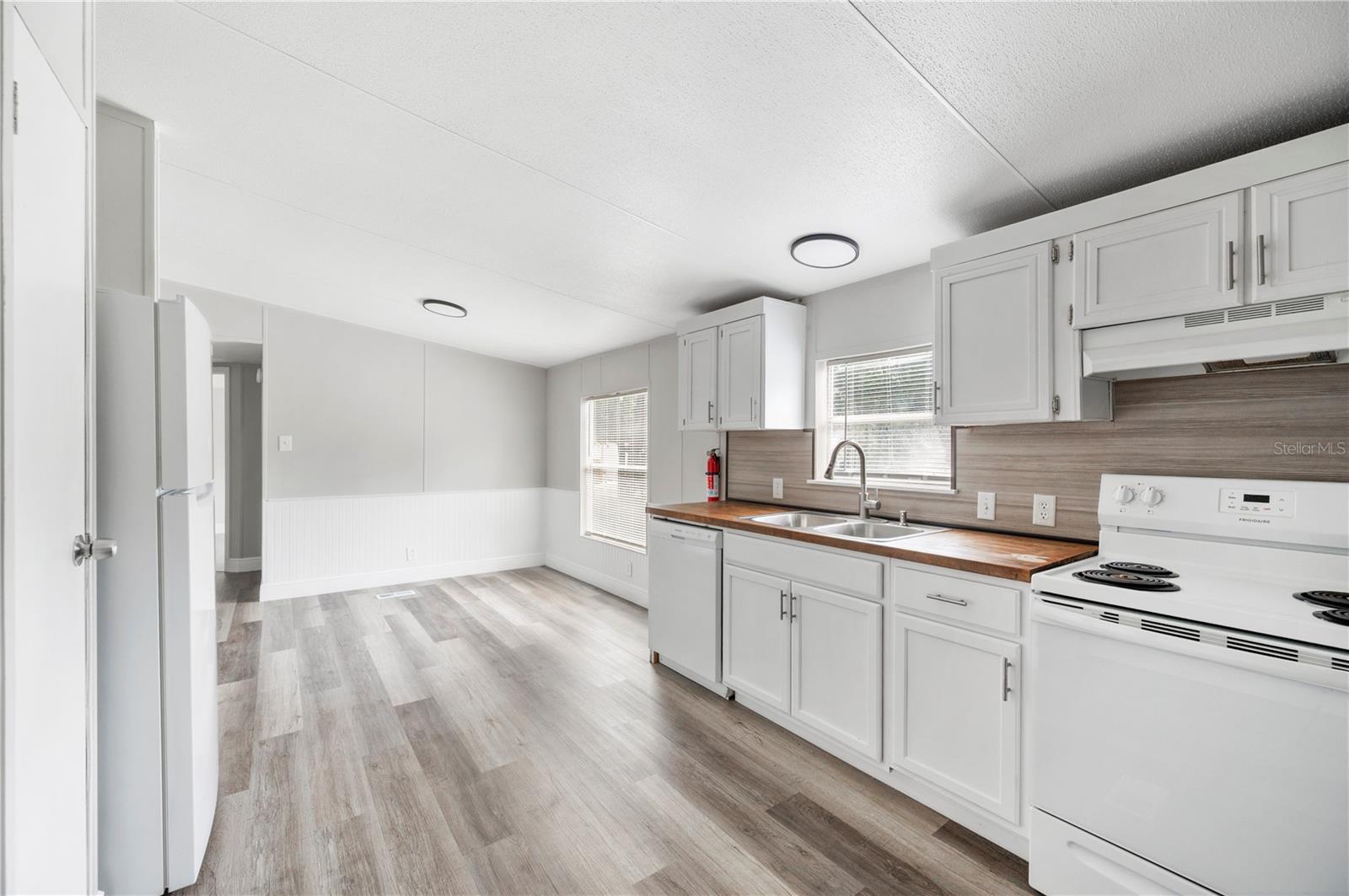 Image 11 of 33 For 4129 Woodsridge Drive