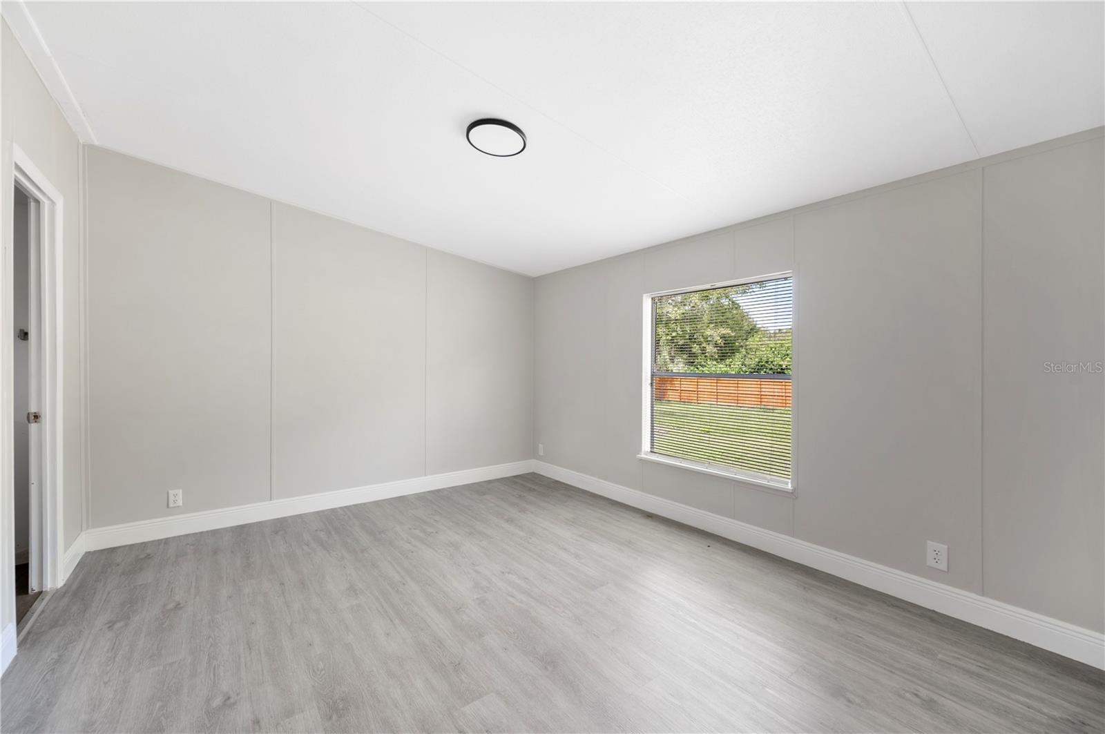 Image 12 of 33 For 4129 Woodsridge Drive