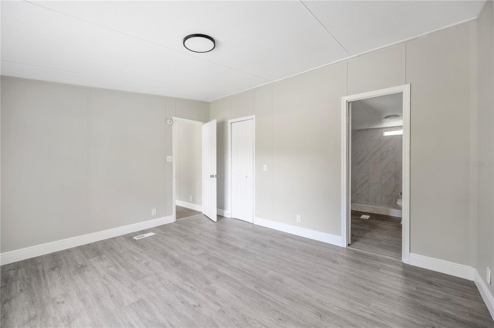 Image 13 of 33 For 4129 Woodsridge Drive
