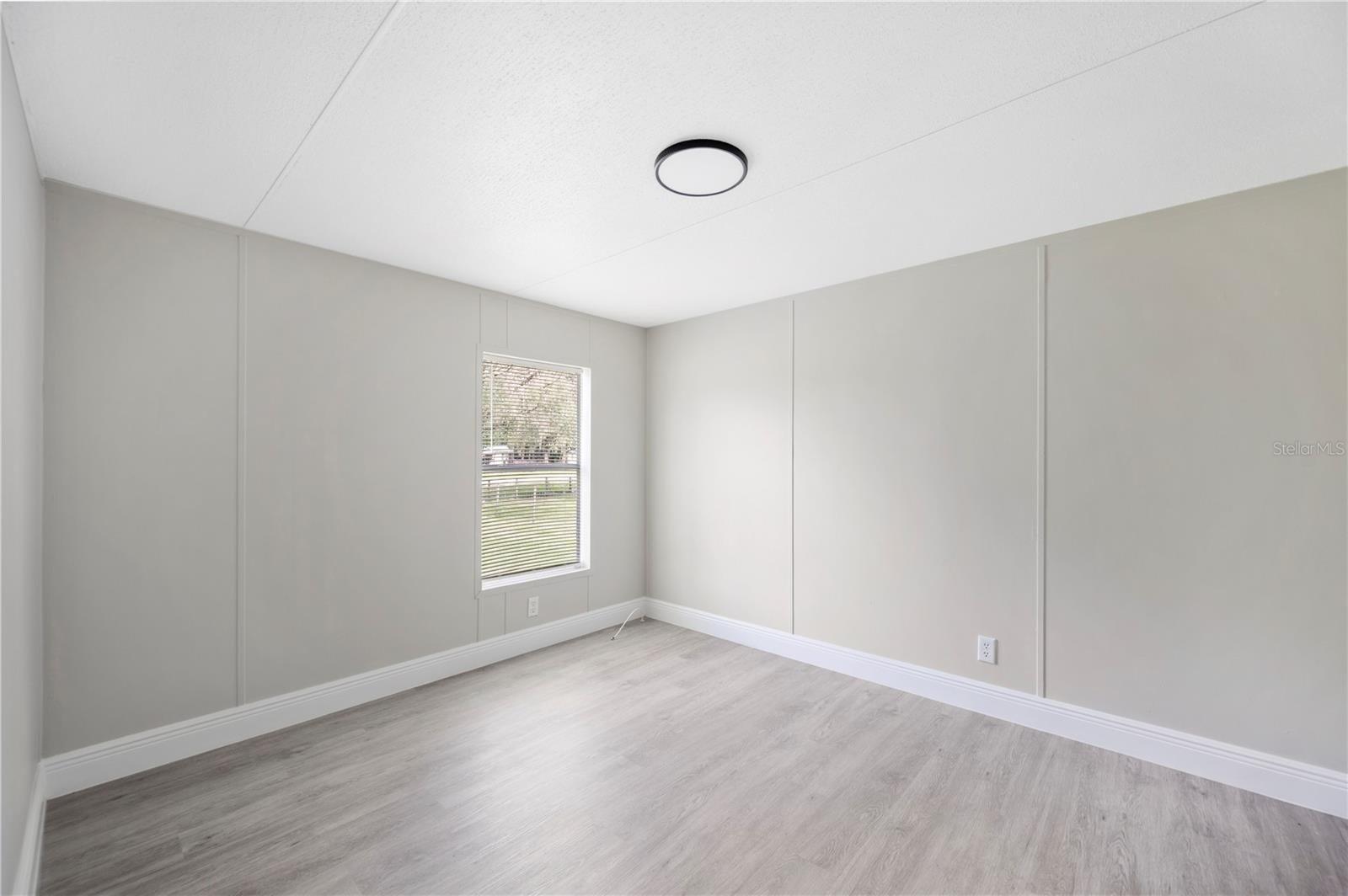 Image 17 of 33 For 4129 Woodsridge Drive