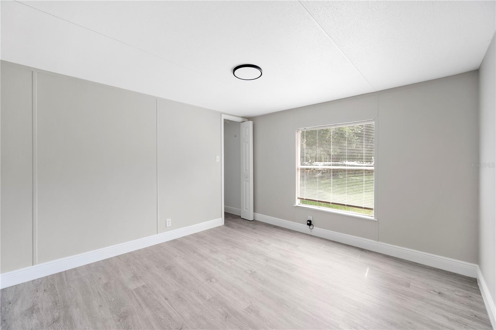 Image 18 of 33 For 4129 Woodsridge Drive