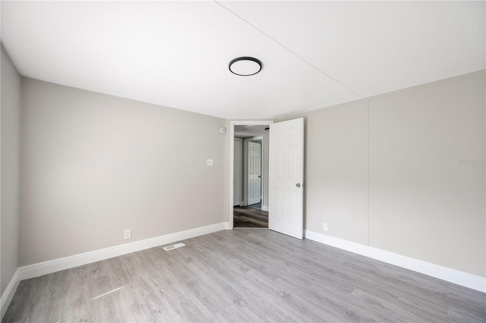 Image 20 of 33 For 4129 Woodsridge Drive
