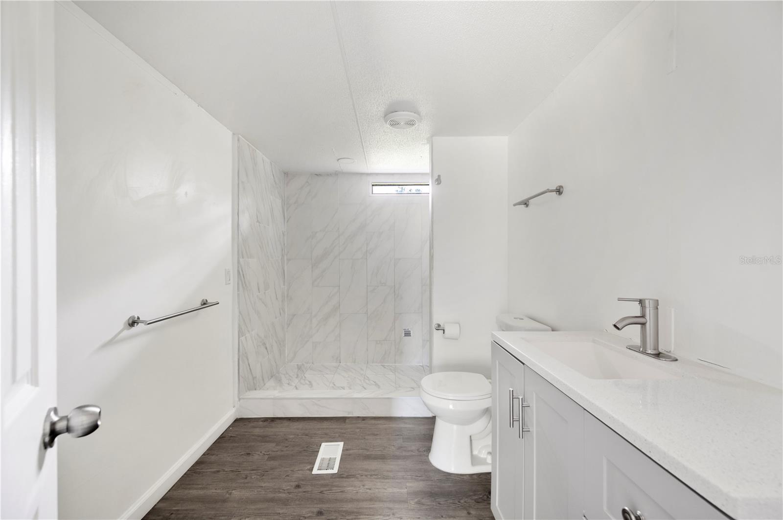 Image 21 of 33 For 4129 Woodsridge Drive