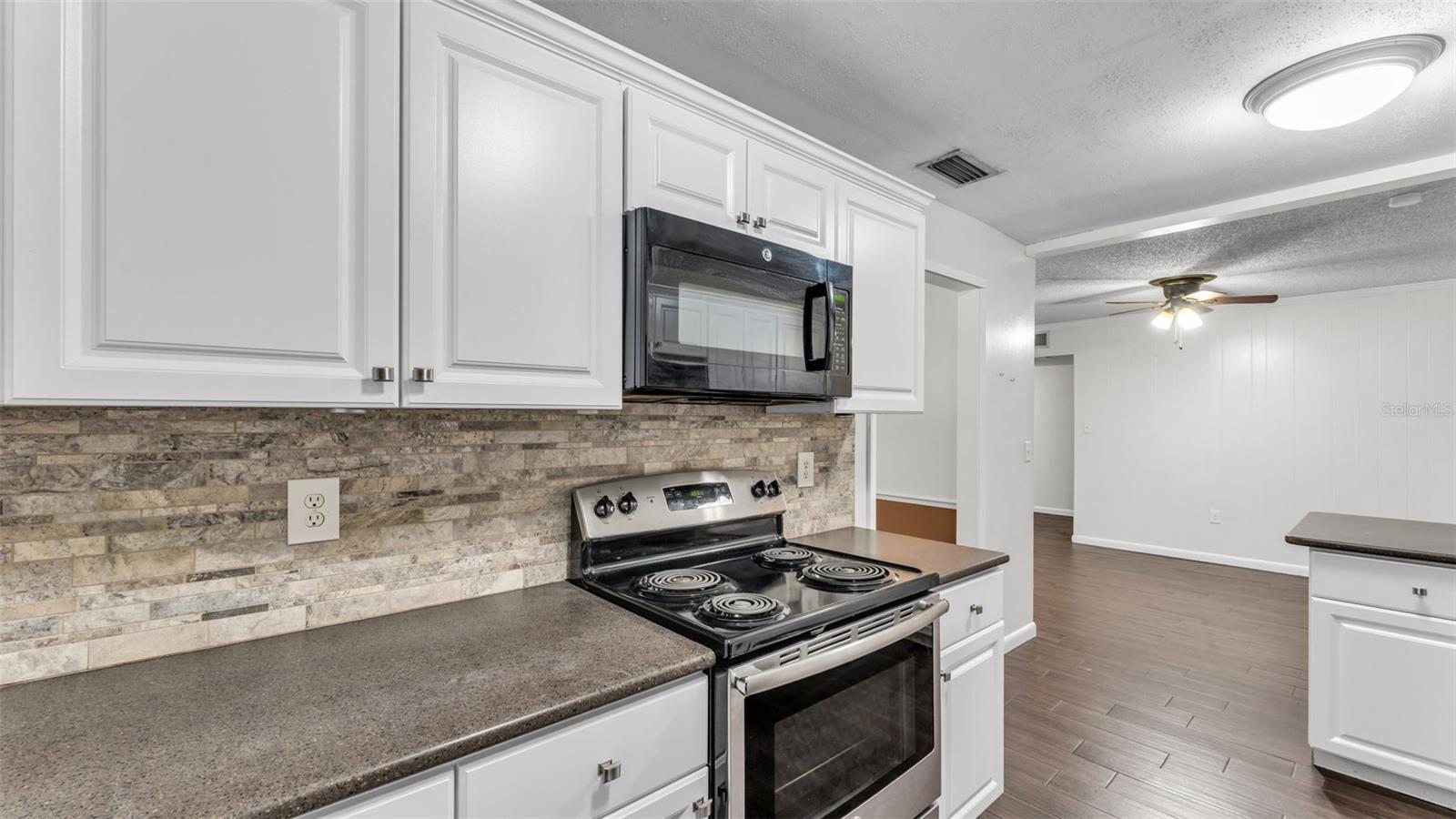 Image 15 of 48 For 3050 Cross Fox Drive
