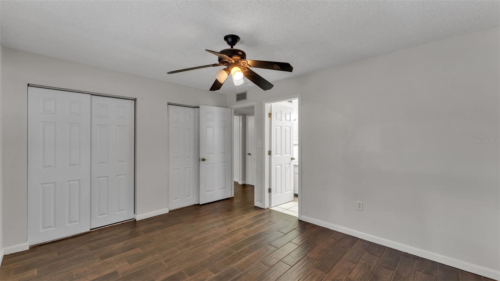 Image 21 of 48 For 3050 Cross Fox Drive