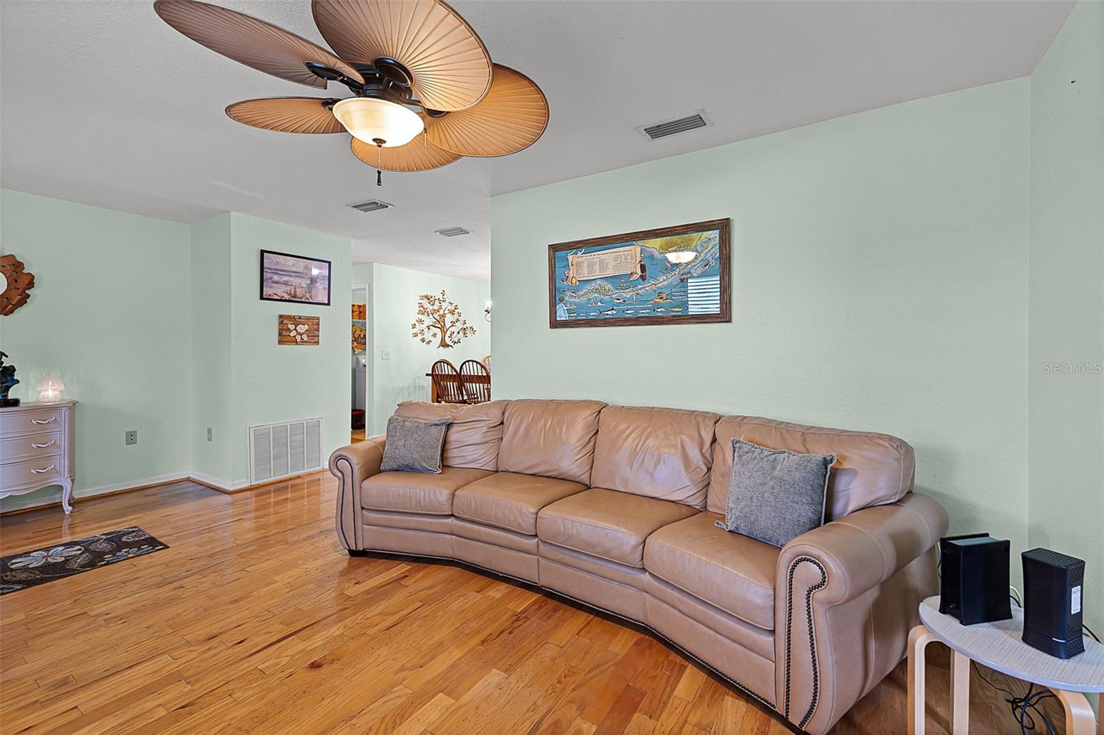 Image 4 of 24 For 616 Solana Street