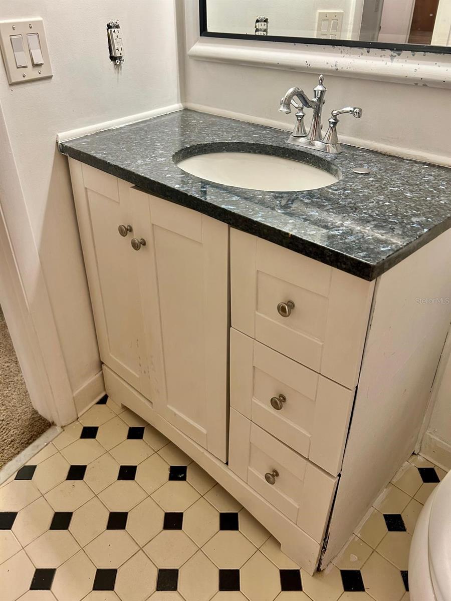 Image 14 of 35 For 1079 Alladin