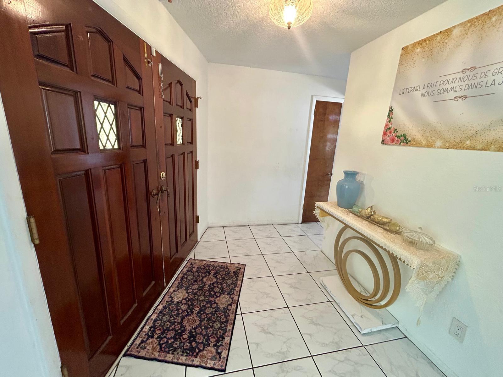 Image 2 of 35 For 1079 Alladin