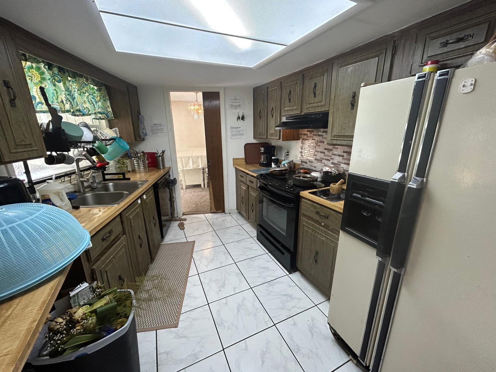 Image 6 of 35 For 1079 Alladin