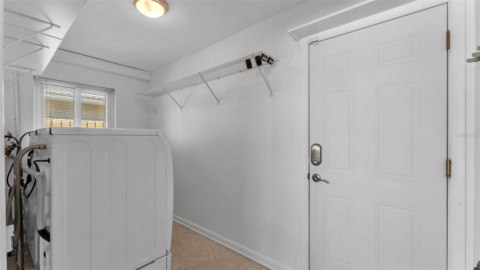 Image 18 of 52 For 2352 Rutland Lane