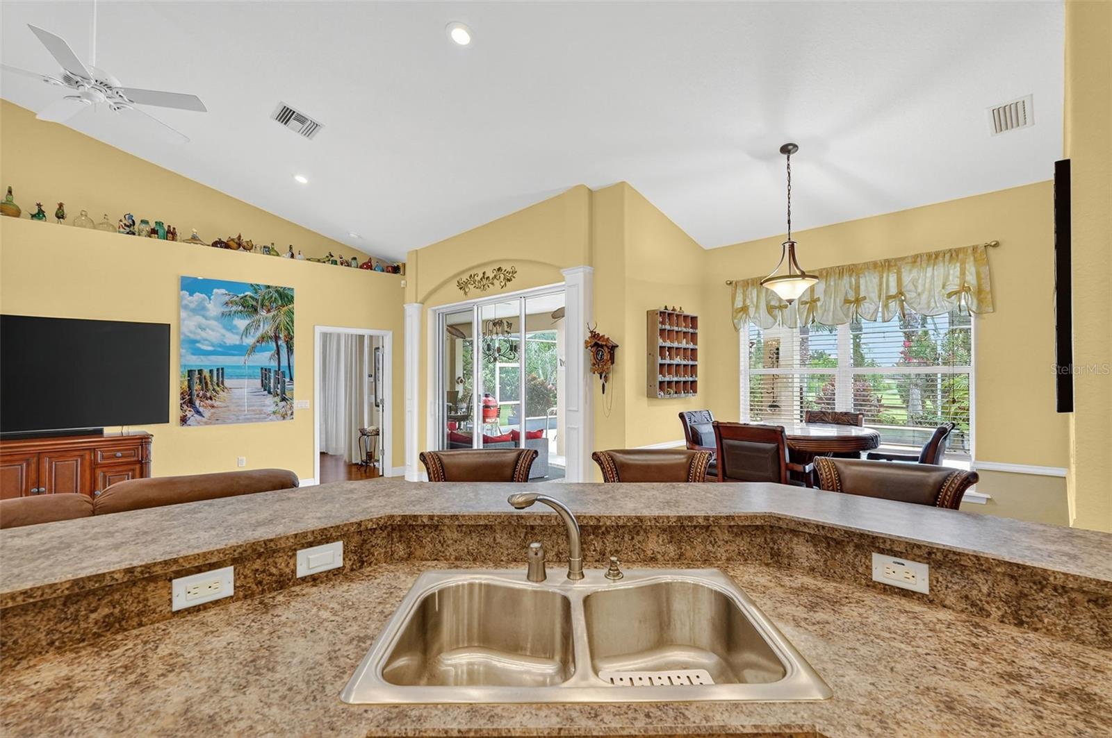 Image 19 of 48 For 2903 Dunhill Circle