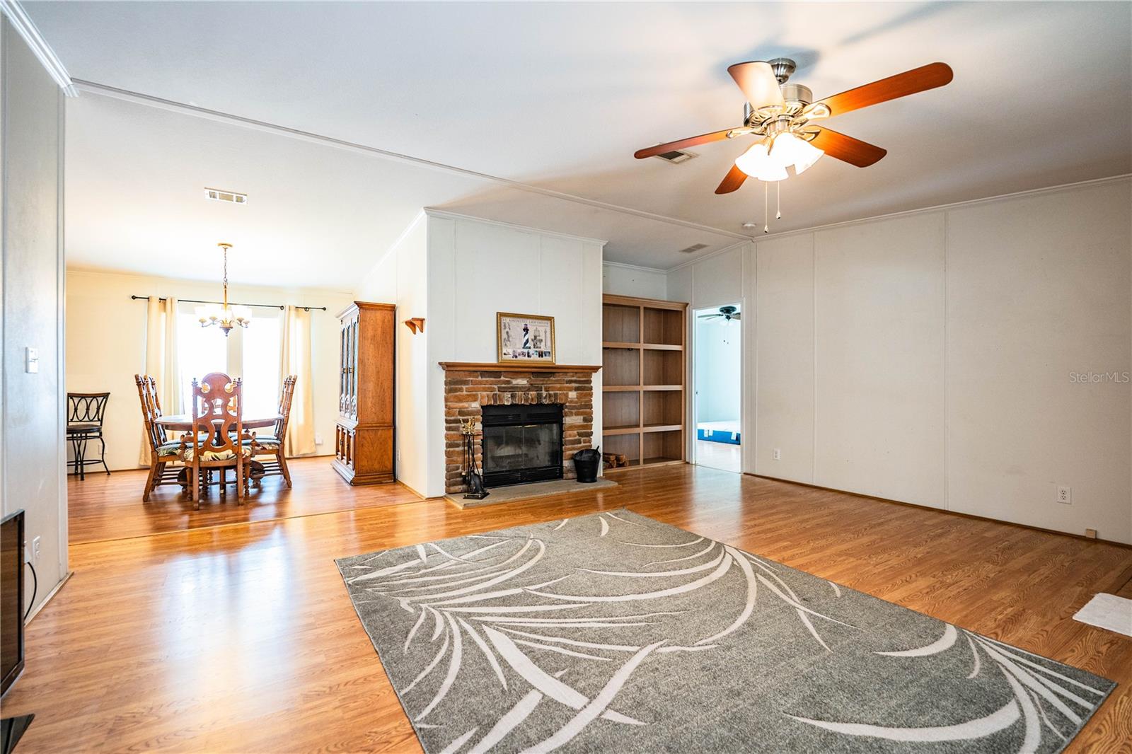Image 12 of 73 For 55 Rosalie Oaks Boulevard
