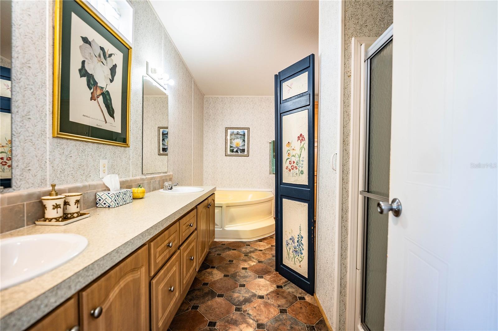 Image 30 of 73 For 55 Rosalie Oaks Boulevard