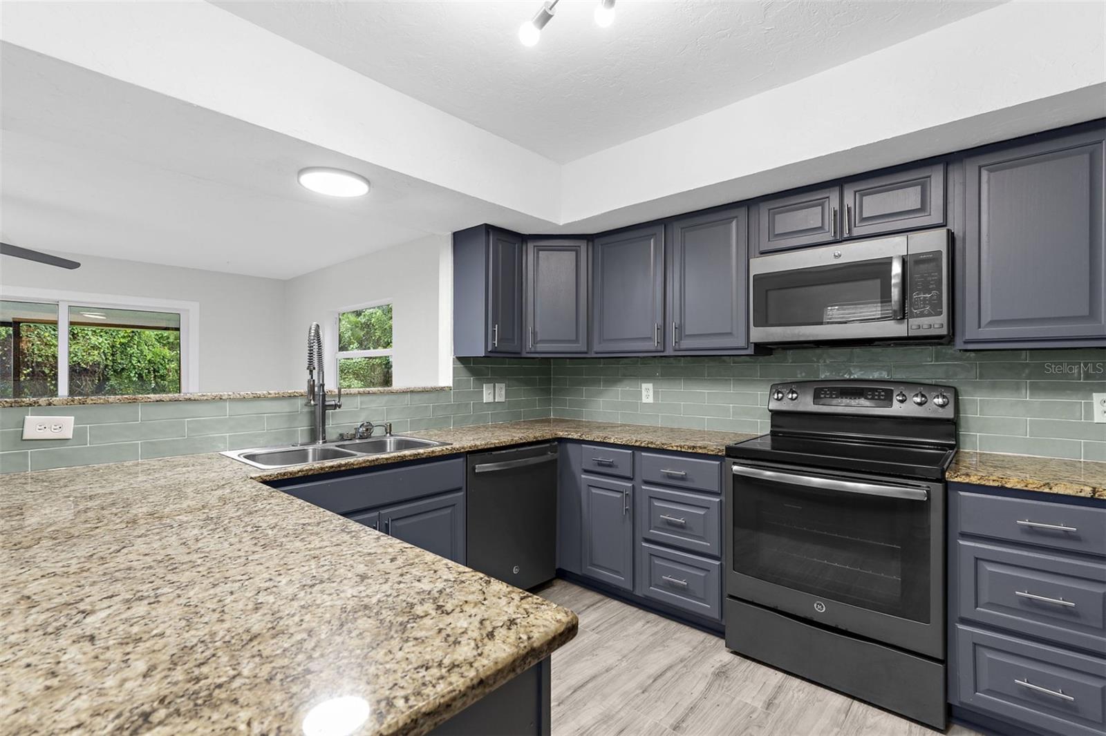 Image 10 of 26 For 4702 Woodward Place