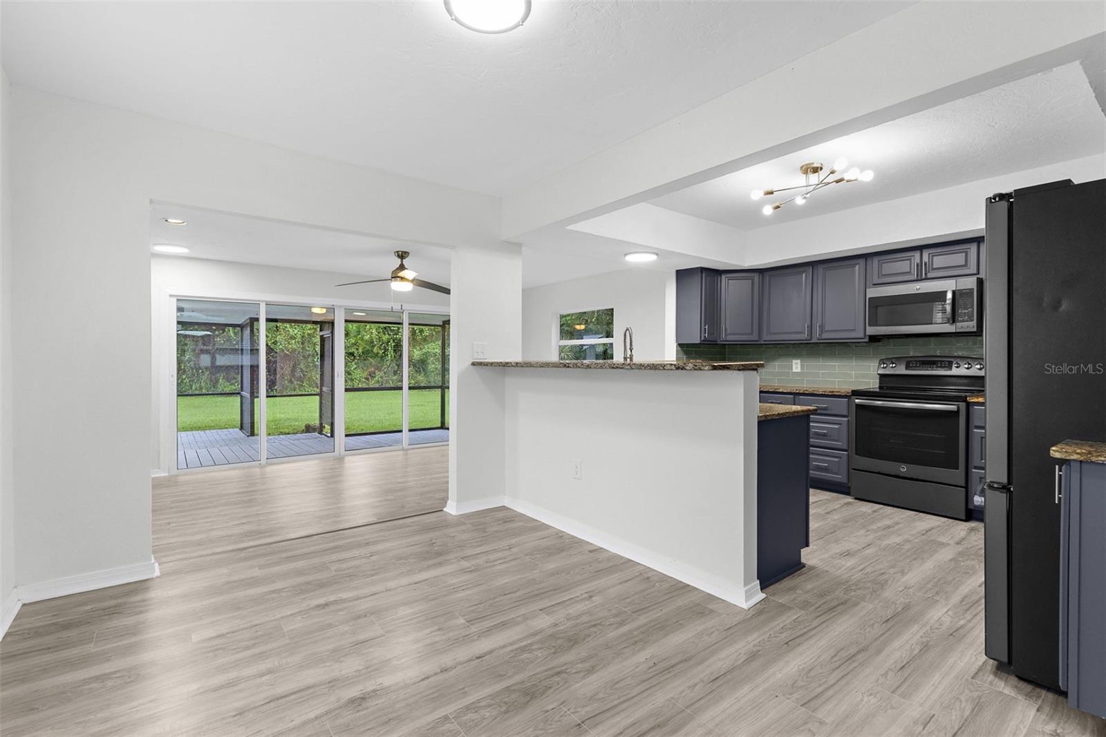 Image 11 of 26 For 4702 Woodward Place