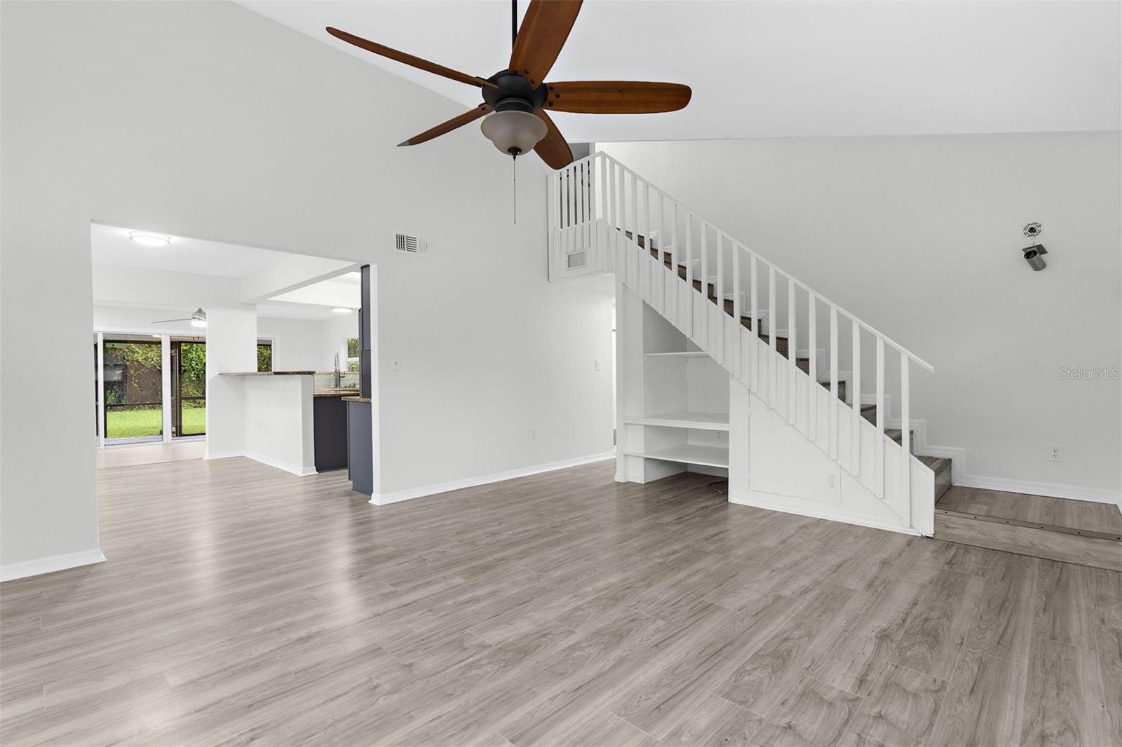 Image 18 of 26 For 4702 Woodward Place