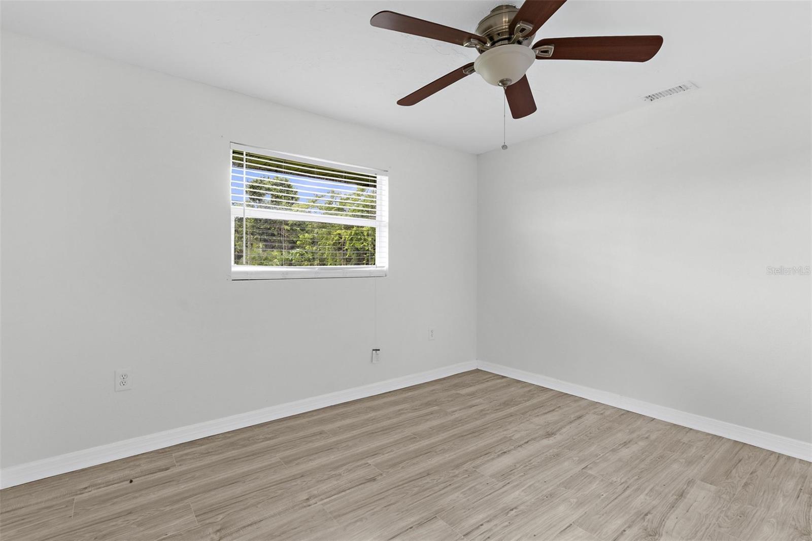 Image 20 of 26 For 4702 Woodward Place