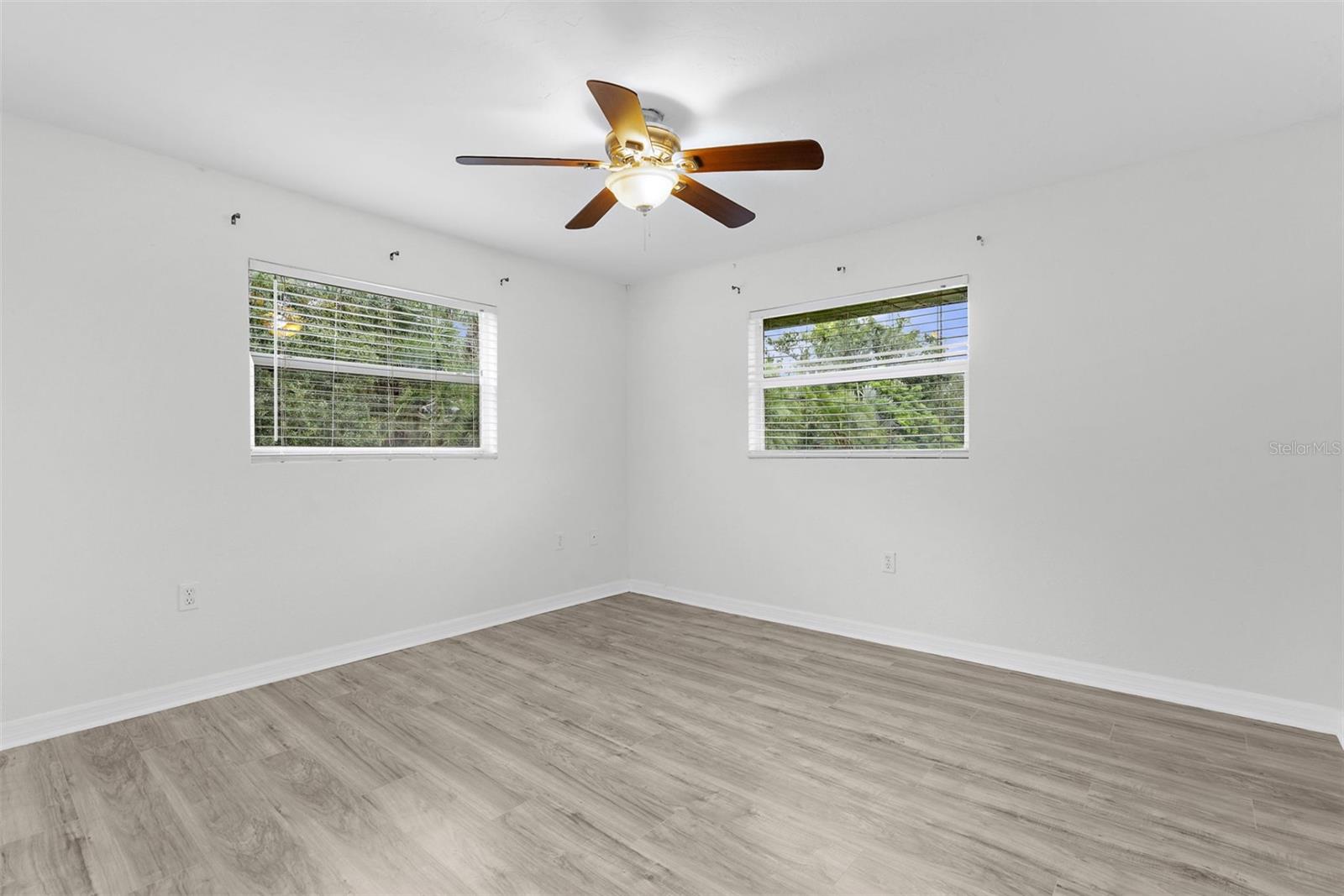 Image 21 of 26 For 4702 Woodward Place