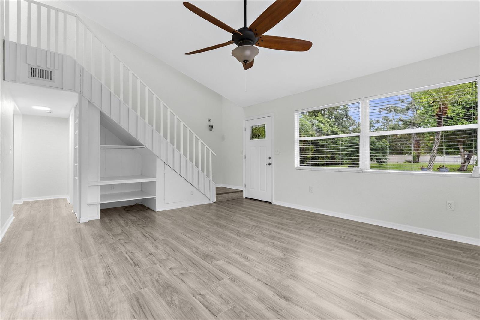 Image 5 of 26 For 4702 Woodward Place