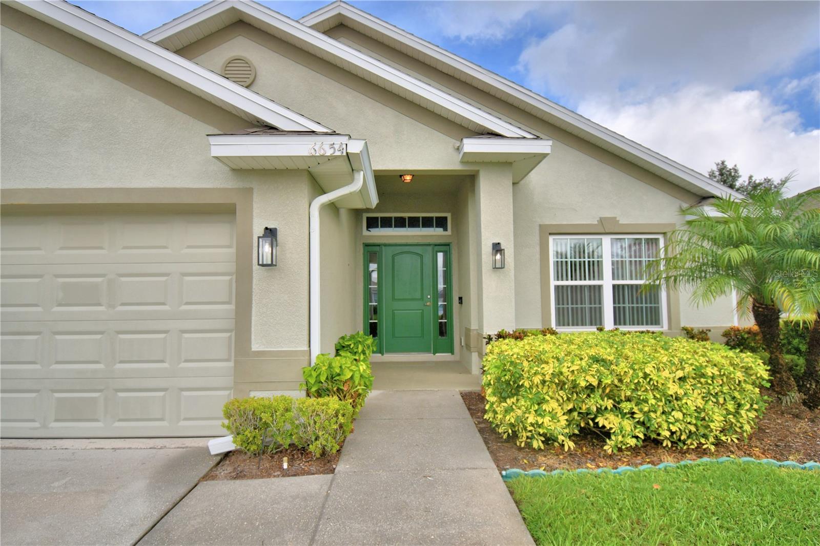 Image 2 of 70 For 6654 Crescent Loop