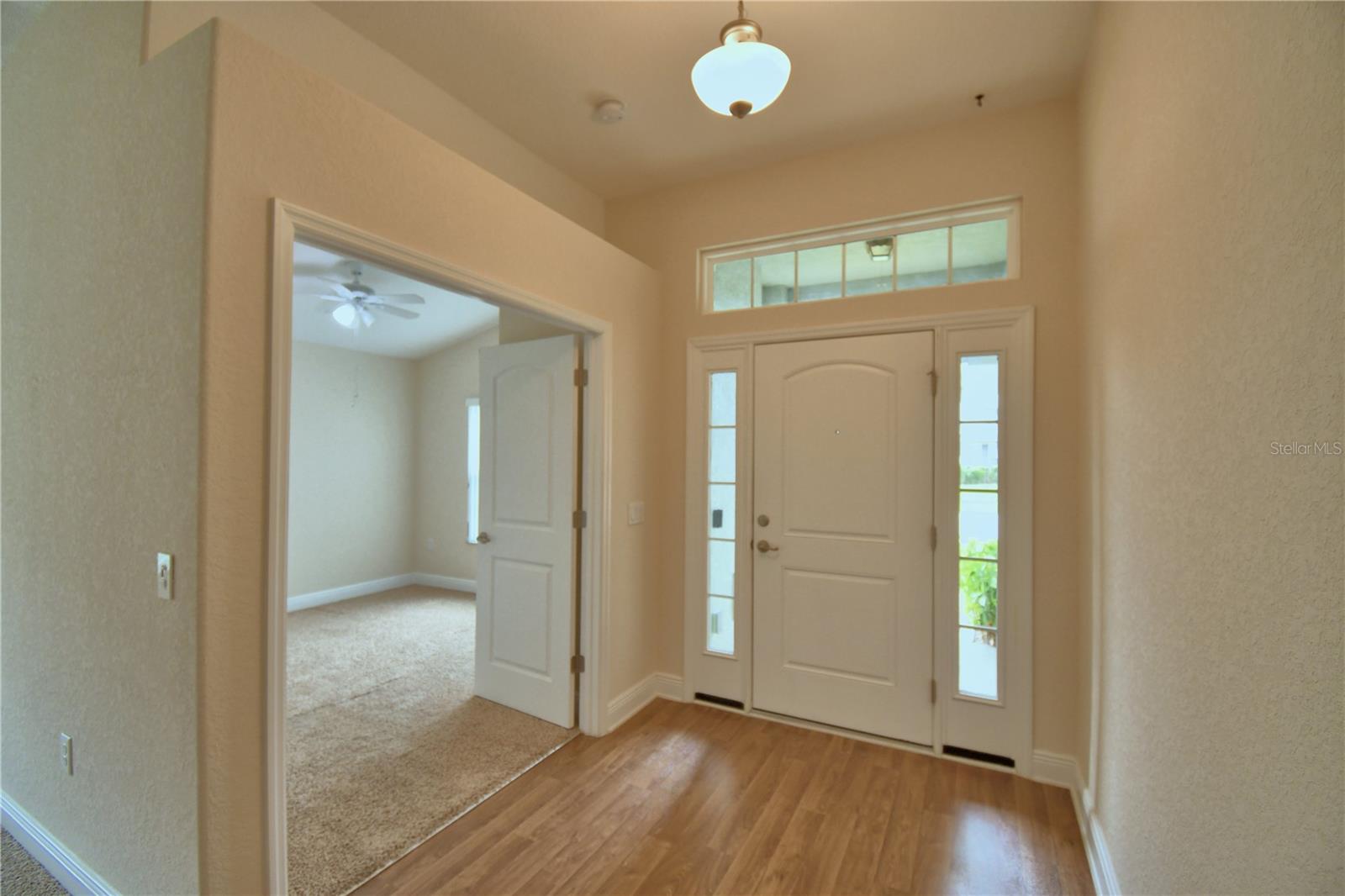 Image 3 of 70 For 6654 Crescent Loop