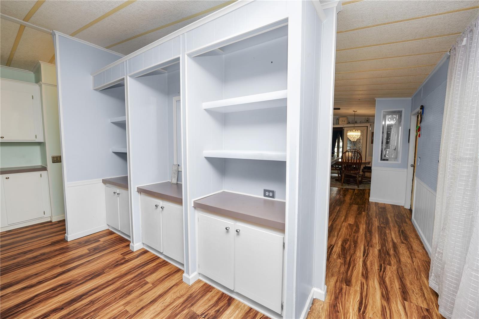 Image 10 of 29 For 5026 Foxwood Boulevard