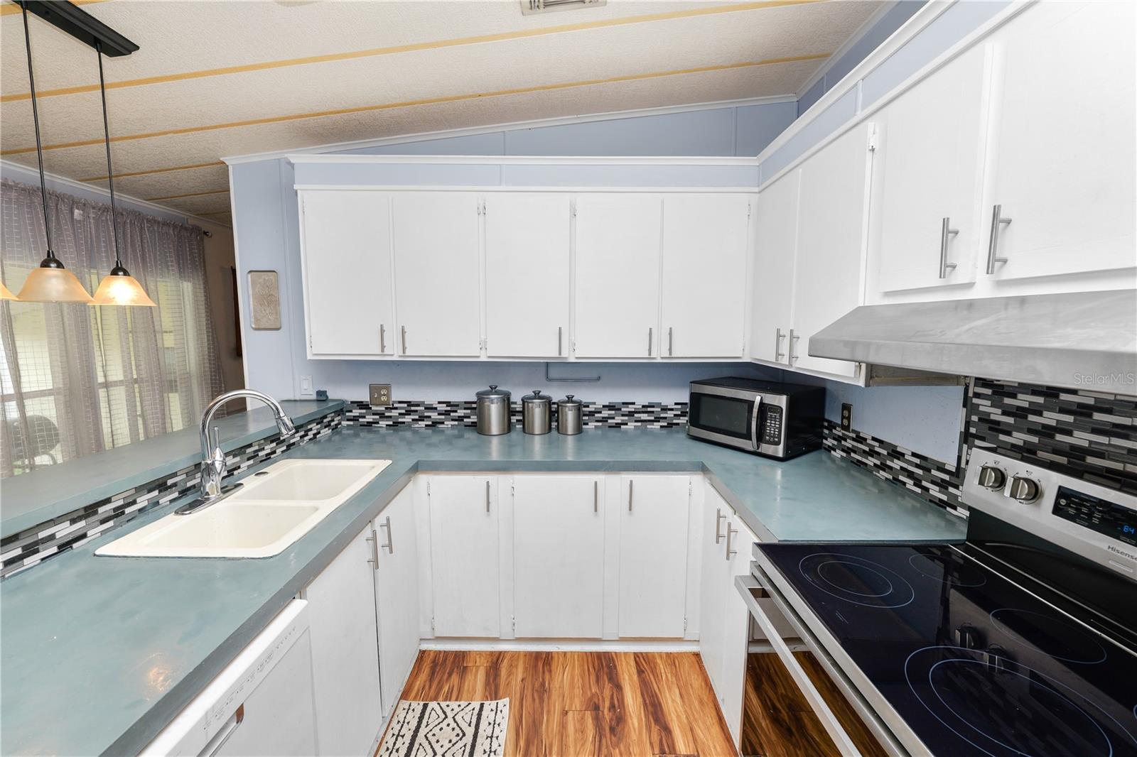 Image 14 of 29 For 5026 Foxwood Boulevard