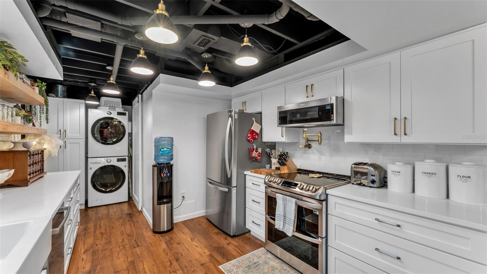 Image 11 of 46 For 9133 Pine Tree Drive