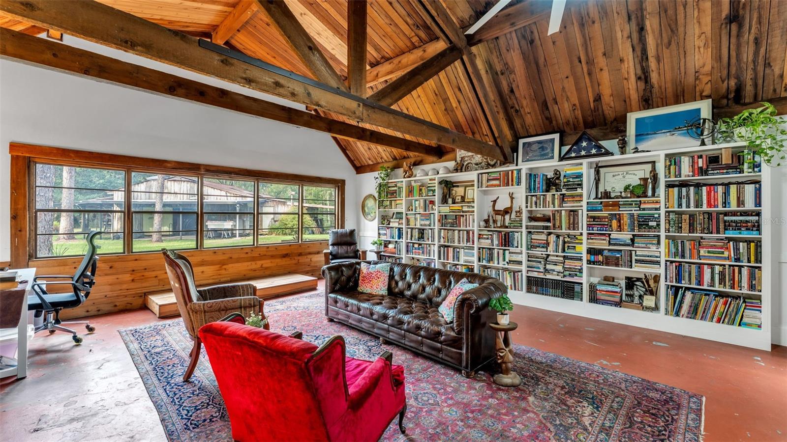 Image 18 of 46 For 9133 Pine Tree Drive