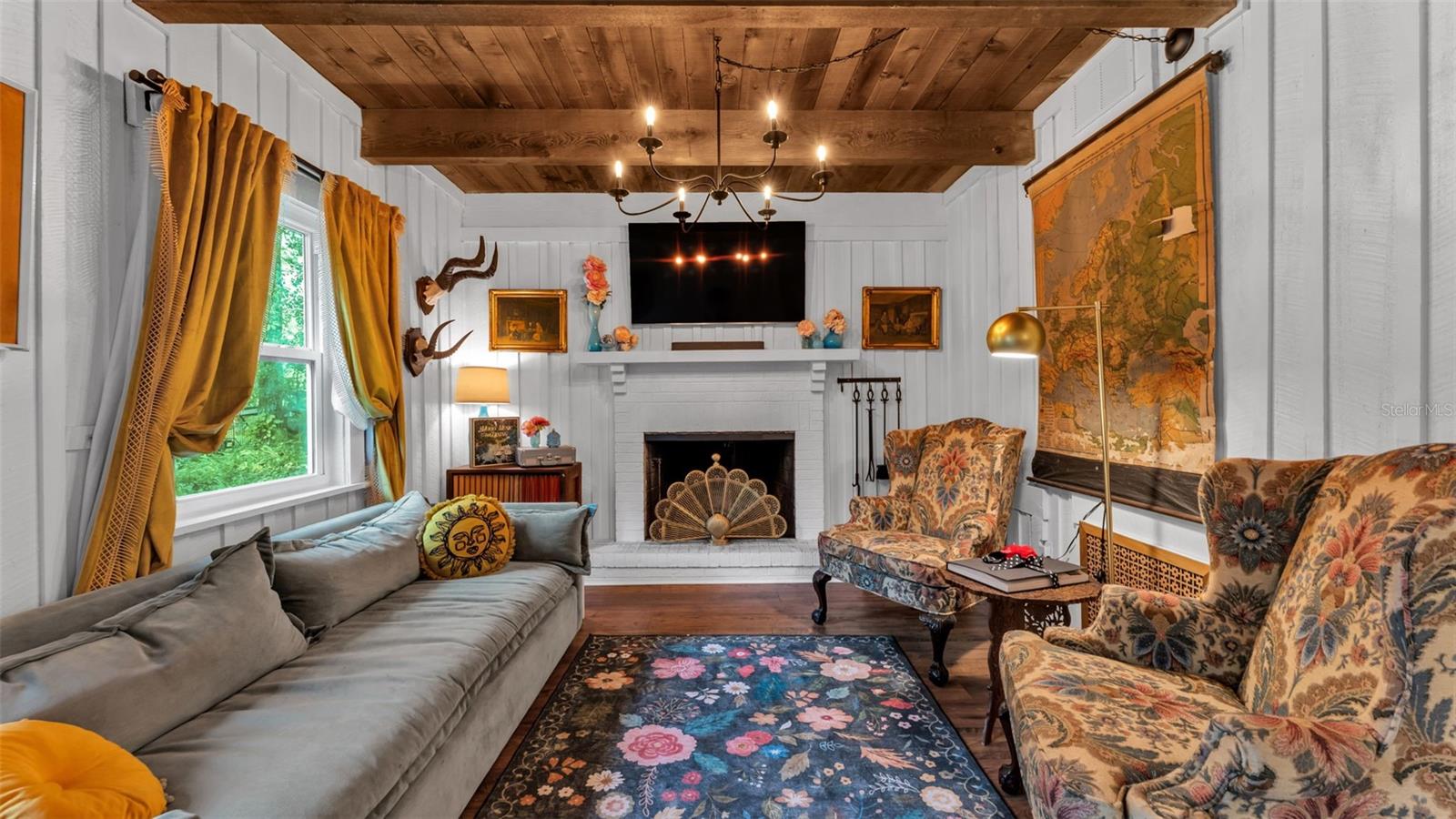 Image 9 of 46 For 9133 Pine Tree Drive