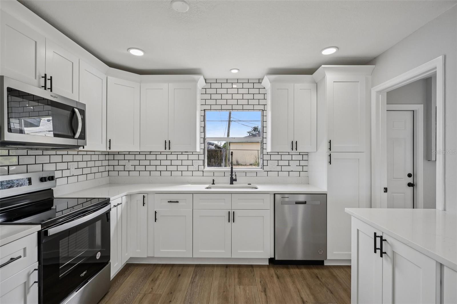 Image 11 of 31 For 2633 Royal Drive