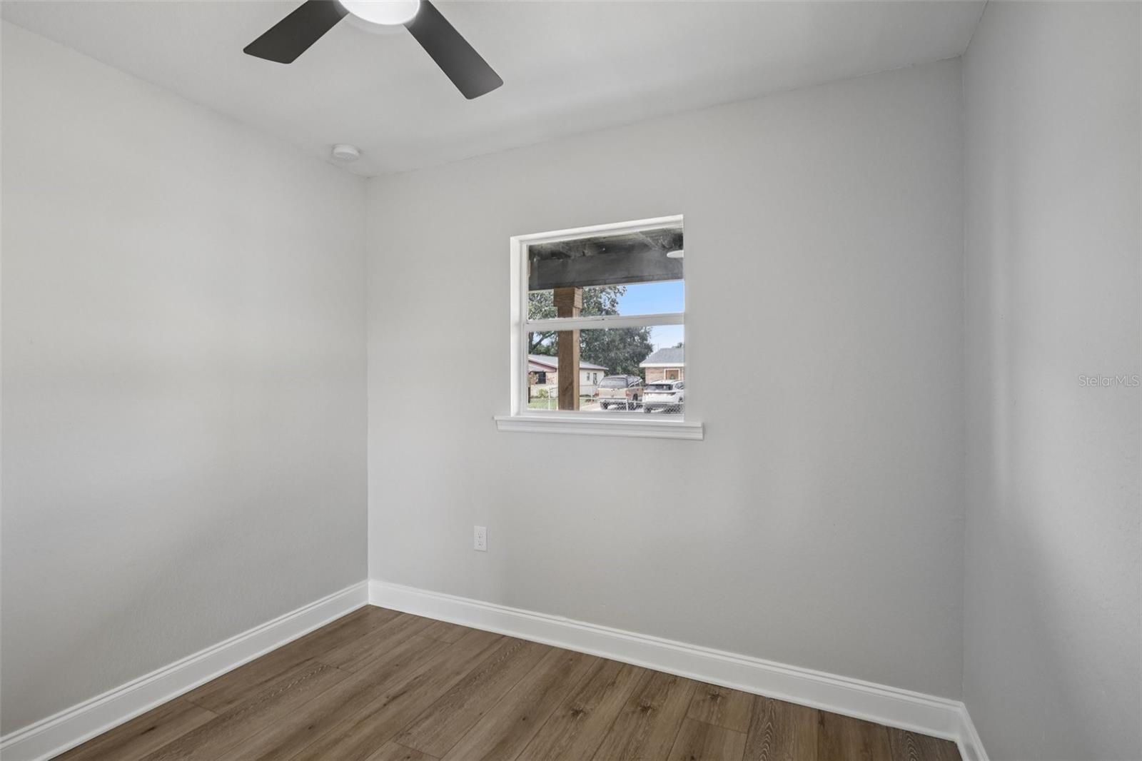 Image 18 of 31 For 2633 Royal Drive