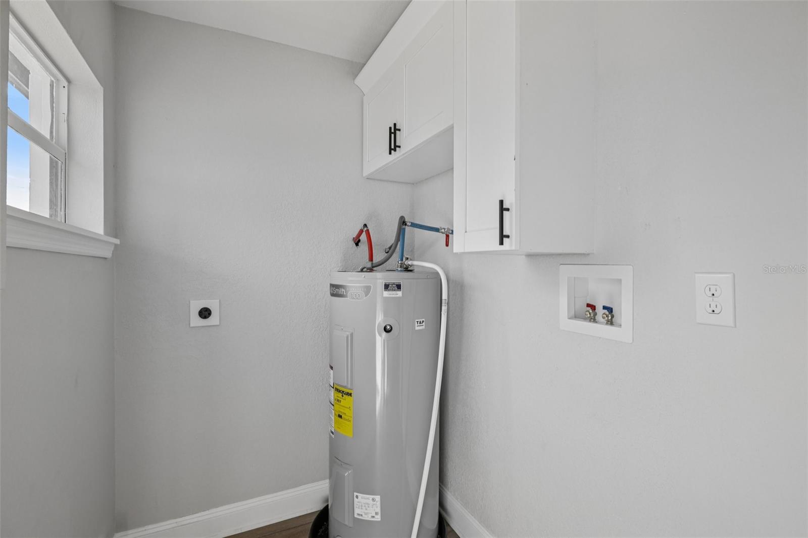 Image 21 of 31 For 2633 Royal Drive