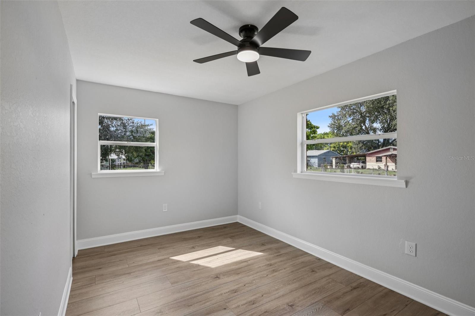 Image 22 of 31 For 2633 Royal Drive