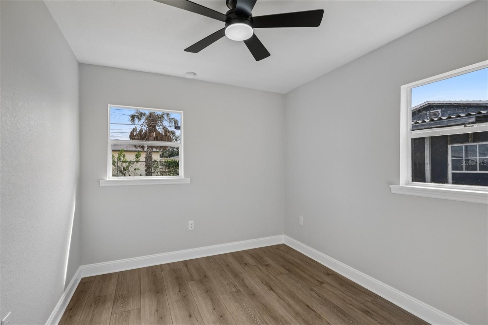 Image 24 of 31 For 2633 Royal Drive