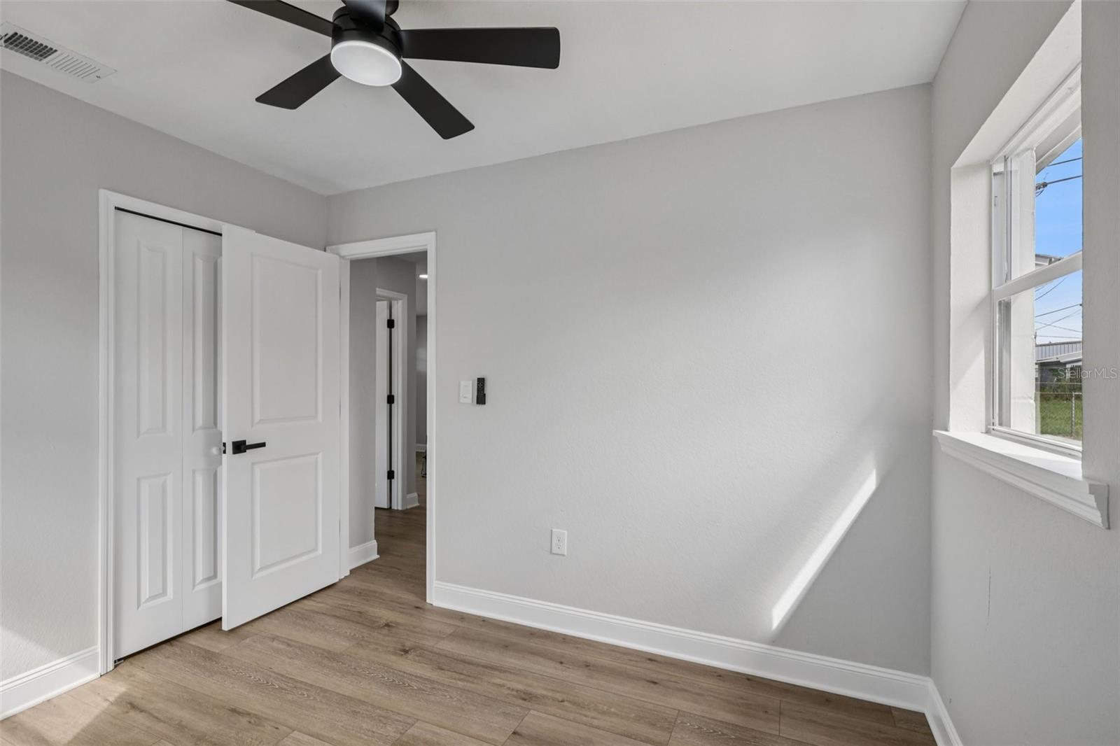 Image 25 of 31 For 2633 Royal Drive