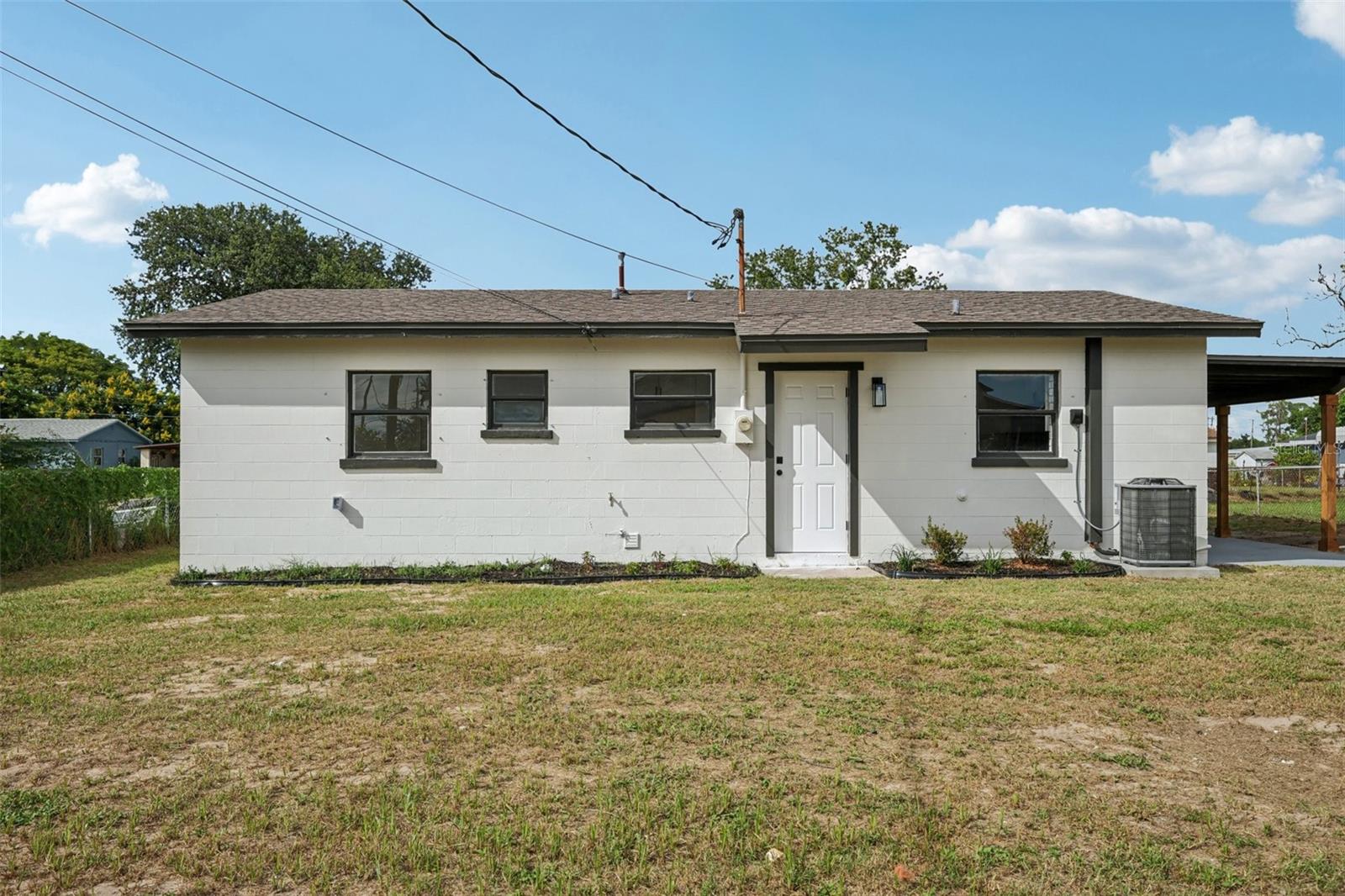 Image 6 of 31 For 2633 Royal Drive