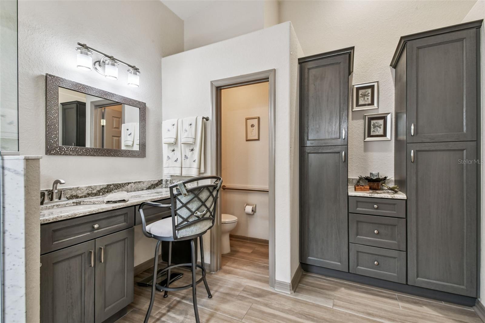 Image 23 of 33 For 6845 Shimmering Drive