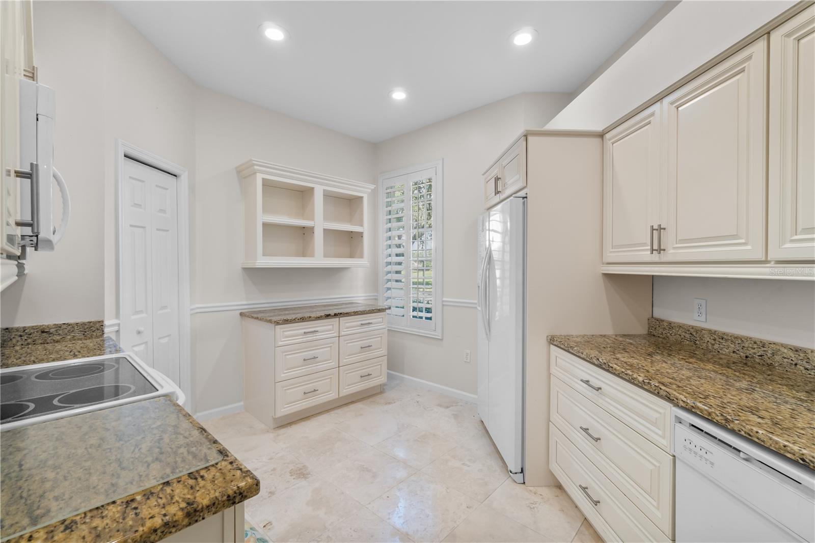 Image 10 of 38 For 332 Enclave Drive