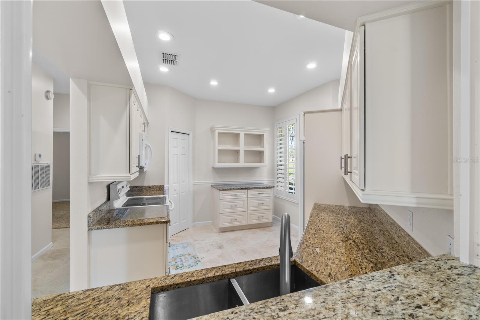 Image 12 of 38 For 332 Enclave Drive
